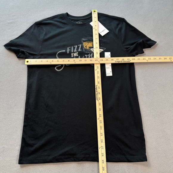 Goodfellow Co T Shirt M Men Black Fizz The Season Graphic Short Sleeve Crew Neck - Picture 3 of 6